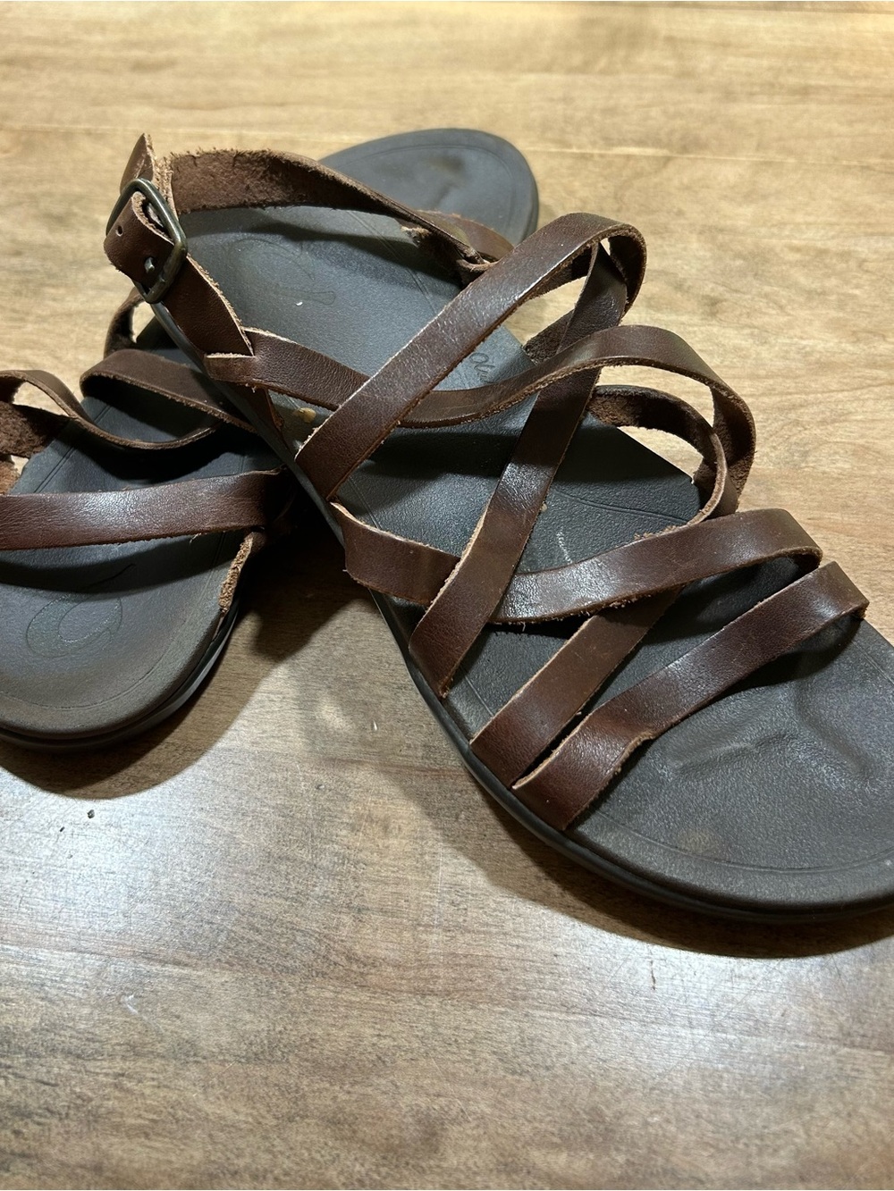 Clarks - size 8 - Dark Brown Sandals